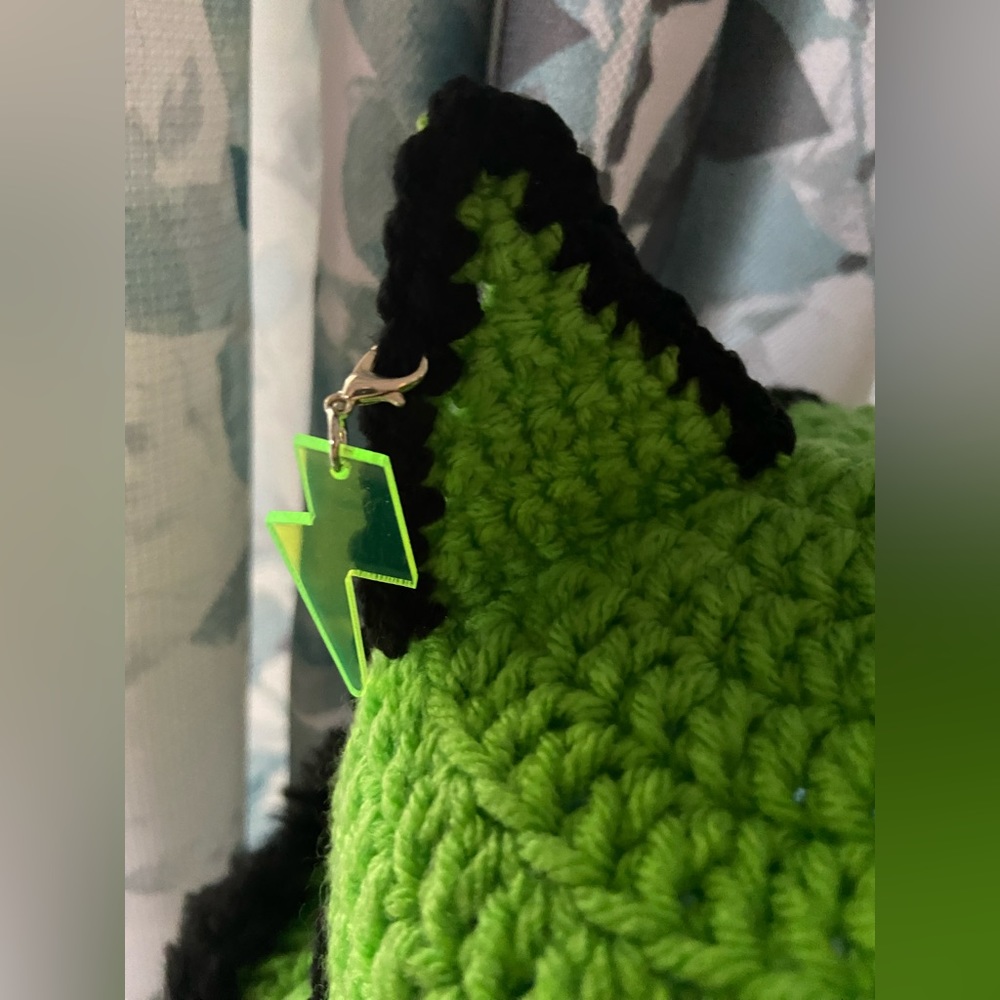 Crochet Alien Bucket Hat - Picture 3 of 4